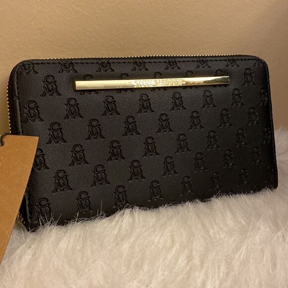 NWT Steve Madden Bzip-lo Signature Logo Zip Around
Wristlet Wallet - Black - Picture 2 of 9